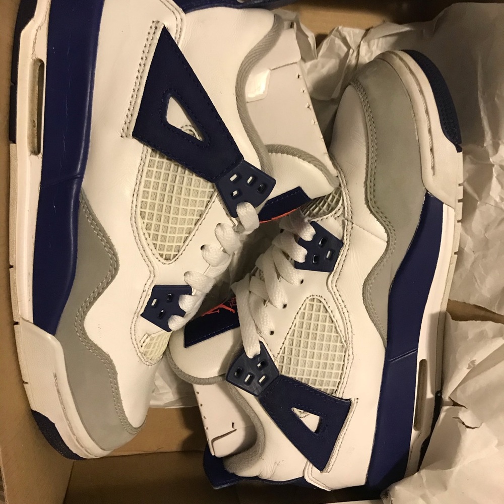 Jordan 4s